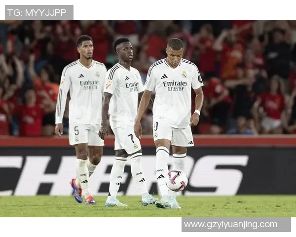 20号足球明星现役球员盘点及其在赛场上的精彩表现分析 20号足球明星现役球员盘点及其在赛场上的精彩表现分析